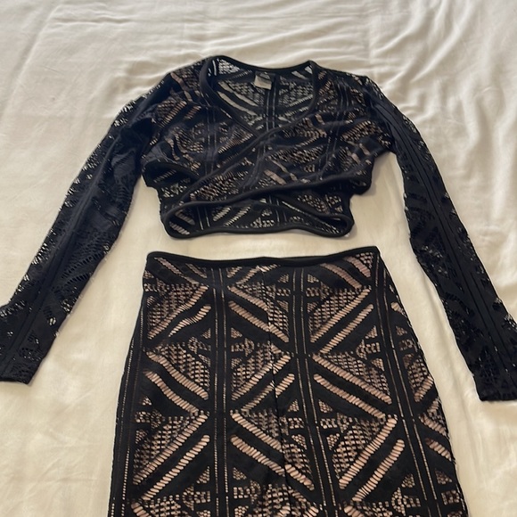 New 2 piece see through with beige material underneath set - Picture 2 of 9